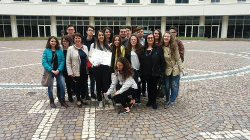 Nella foto la classe I B del Liceo Classico "Garibaldi" di Castrovillari, accompagnata dalle docenti Rimola e Maffia